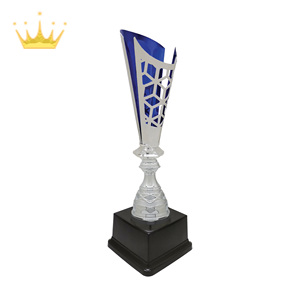 Exquisito trofeo de copa de Metal azul plateado, diseño delgado y alto, regalo de decoración del hogar personalizable, recompensas generales para cualquier competición - Product Image 1