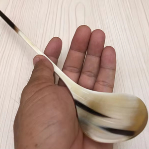 Opulentas cucharas de cuerno de búfalo y vaca Vajilla y cubiertos elegantes - Product Image 1