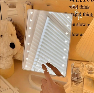 Espejo Portátil de Princesa, Espejo de Maquillaje con Luz para Higiene y Limpieza, Pantalla Táctil LED de Escritorio - Product Image 6
