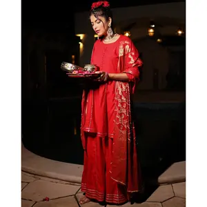 Conjunto de Traje Rojo Gotta para Mujer Aarna - Product Image 6