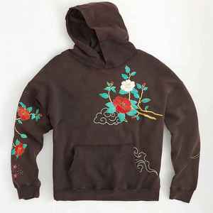 Sudadera con capucha bordada con diseño de costura detallado, forro polar cálido y acogedor, perfecto para entrenamiento de gimnasio o ropa de moda informal - Product Image 4