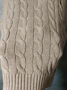 Trendsetter Cable Knit Vest para hombres y mujeres Modern Streetwear - Product Image 5