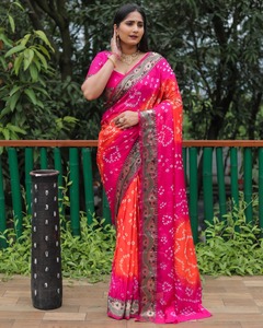 Pure Beautiful Design Léger Bandhej Sari en soie douce avec grande bordure large pour les femmes Collection de vêtements indiens et pakistanais - Product Image 4
