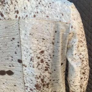 Service OEM Veste en cuir de vachette et toile d'hiver avec logo frontal, haute qualité, taille et couleur personnalisables - Product Image 4