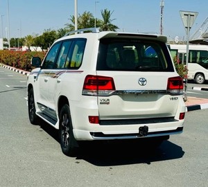 Nouvellement utilisé TOYOTAS LAND CRUISERS 300 GXR V6 sièges en cuir caméra arrière direction gauche - Product Image 3