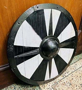 Bouclier Viking rond médiéval en acier et bois, bouclier templier en bois par Calvin Handicraft - Product Image 2