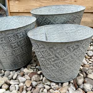 Ensemble de 3 Pots de jardinières en métal marocain, jardinières en métal gris pour jardin extérieur, Vintage, ancienne période anglaise, métal victorien traditionnel - Product Image 3
