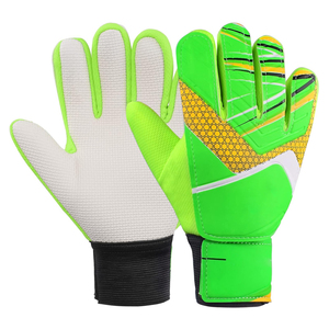 Gants de gardien de but de football professionnel pas cher pour jeunes gants de gardien de but de football en latex épais avec protection des doigts à vendre Ronpex - Product Image 1