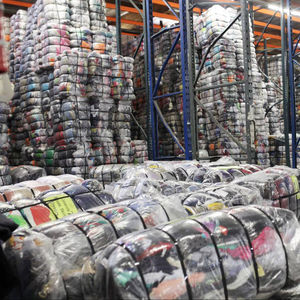 Ropa Usada de Moda para Mujer al por Mayor, Barata y con Descuento, Ropa de Segunda Mano en Stock - Product Image 1