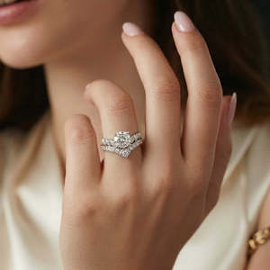 Bague solitaire aigle en argent 925 avec diamant moissanite de 0,8 carat taille unique pour femme - Product Image 1