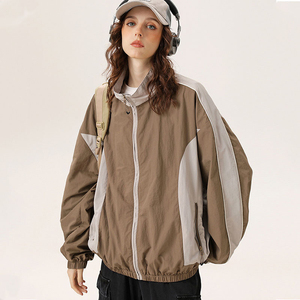 เสื้อกันลมผ้าไนลอนกีฬาลำลองสำหรับผู้ชายเสื้อกันลมบล็อกสีสำหรับเดินป่ากลางแจ้งชุดวอร์มกันน้ำพร้อมกระบวนการเคลือบ - Product Image 2