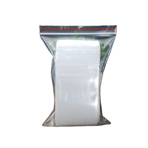 Sacs à fermeture éclair en plastique PE personnalisés OEM du fabricant vietnamien pour les produits ménagers au meilleur prix - Product Image 1