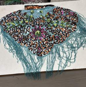 Cape perlée sur mesure, fabriquée à la main, pour les mariages et les tenues de soirée, adaptée aux clients de boutiques et aux revendeurs de vêtements - Product Image 3