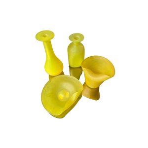 Ensemble de salle de bain quatre pièces en verre de Murano givré jaune, fabriqué en Italie, comprenant un gobelet, un flacon, un porte-savon et une ampoule décorative - Product Image 1