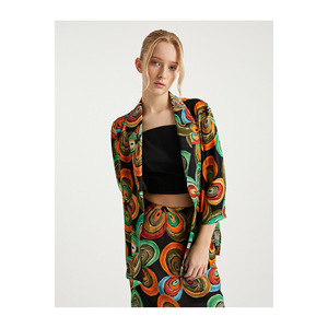 Chaqueta con Estampado Floral para Mujer BGN Sin Forro Hecha en Turquía - Product Image 4