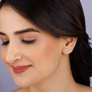 Bonitos Pendientes Corazón Diamante en Oro - Product Image 2