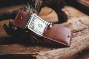 Portefeuille en cuir classique Offre Spéciale fabriqué à la main avec un design mince et des coutures durables pour un usage quotidien disponible au meilleur prix - Product Image 6