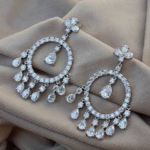 ต่างหูห้อยเพชรโมอิสสีเงิน925สเตอริ่งที่สง่างามของขวัญที่สมบูรณ์แบบสำหรับภรรยาของเธอ - Product Image 4