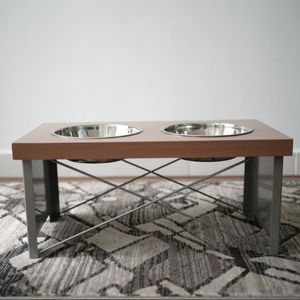 ชามอาหารสัตว์เลี้ยงสแตนเลสแบบพกพาที่มีด้านบนไม้และกรอบโลหะสีดำสำหรับสัตว์เลี้ยงกำหนดเอง - Product Image 3