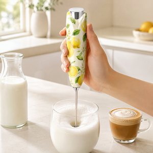 Mousseur à lait électrique portable à motif floral et fruité personnalisé par transfert d'eau, OEM ODM - Product Image 1