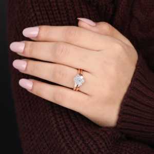 Bague en diamant de laboratoire floral en grappe en argent/platine/or, collection de bijoux de luxe pour femmes - Product Image 2