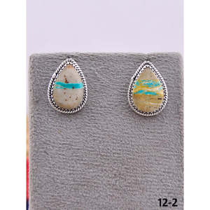 Boucles d'oreilles pendantes artisanales en turquoise Royston et argent sterling, forme goutte d'eau, serties de pierres - Product Image 1