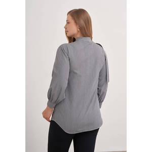 Blusa Elegante de Popelina con Estampado de Leopardo y Cuello Bordado - Product Image 6