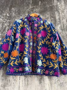 เสื้อแจ็คเก็ตปักลายซูซานีกำมะหยี่แท้ – เสื้อคลุมสไตล์โบฮีเมียนลายดอกไม้ทำมือระดับพรีเมียมสำหรับผู้หญิง เหมาะสำหรับทุกฤดูกาล - Product Image 4