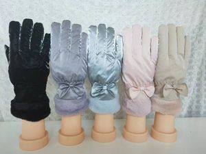 ถุงมือผู้หญิงฤดูหนาวแบบหรูหรา ทำจากไนลอน อุ่นสบาย พร้อมขอบขนเทียม |   กันน้ำ กันลม รักษาความร้อน |   ถุงมือแฟชั่นสำหรับเล่นกีฬากลางแจ้ง ปั่นจักรยาน เล่นสกี - Product Image 2