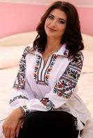 Blus Wanita Ukraina Baru Bordir Lengan Panjang Kerah V-Neck Kustom Mewah Kasual Streetwear Pakaian Pantai Alami