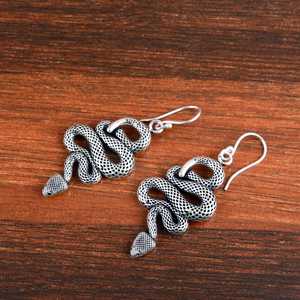 Nuevos Pendientes Colgantes de Serpiente con Diseño Gótico, Joyería de Latón para Mujer, Acabado Plateado Oxidado, Venta al por Mayor/OEM/ODM - Product Image 4