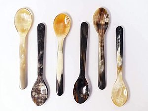 Utensilios para Ensalada de Cuerno de Búfalo Negro y Hueso Blanco, Ecológicos, Aptos para Lavavajillas, Hechos en India - Product Image 2