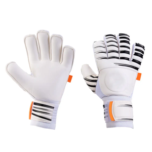 Gants de gardien de but avec poignée supérieure et protège-doigts en latex allemand personnalisables pour les joueurs de football professionnels - Product Image 3