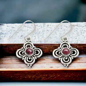 มาใหม่คุณภาพสูง925เงินสเตอร์ลิงธรรมชาติโกเมนสีแดงต่างหูรูปดอกไม้ทำด้วยมือเครื่องประดับอินเดียสำหรับเธอ - Product Image 2