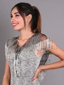 เสื้อคลุมทรงเบอร์เลสก์ประดับด้วยลูกปัดประดับเลื่อมทรงตรงปักลายโลโก้ประดับมุกด้านหลังสง่างามตามเทศกาล - Product Image 5