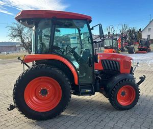 Tracteur compact diesel 75 CV 4x4 à transmission par engrenages avec attelage trois points, élévateur hydraulique et pompe PTO - Product Image 1