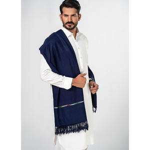 ผ้าคลุมไหล่ขนสัตว์เนื้อนุ่มระบายอากาศได้ดีน้ำหนักเบาสำหรับผู้ชายมุสลิมที่ให้ความอบอุ่นในฤดูหนาว-ส่งตรงจากโรงงาน - Product Image 3