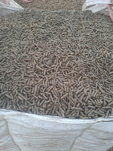 Pellets de madera National Fortune de calidad superior a granel Alta energía Bajo contenido de cenizas 618 Densidad 13% Humedad para sistemas de calefacción - Product Image 3