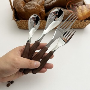 Juego de Cubiertos de Madera Reutilizables y Sostenibles, Duraderos, Resistentes al Calor, Aptos para Lavavajillas, para Uso en el Hogar, Campamentos y Picnics - Product Image 1