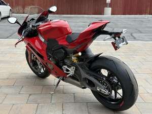 Ducati Panigale V4 2025 usada disponible para la venta - Product Image 5