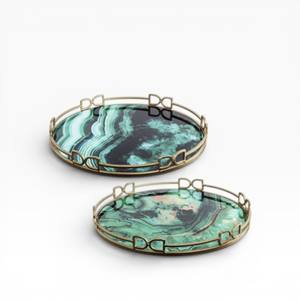 Plateau de service rectangulaire en agate naturelle noire et grise avec des rails latéraux dorés minimalistes pour une décoration moderne et luxueuse - Product Image 6