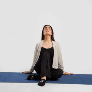 Autumn Yoga Cardigan in Silver Grey with Print Pattern and Button Decoration - Product Image 4