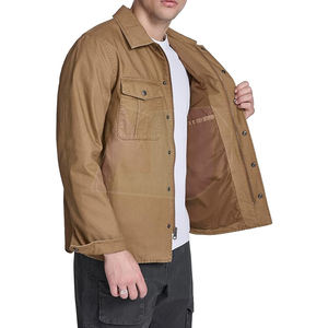 Chaqueta de Lona Moderna para Hombre, con Logotipo Frontal, Ligera y Duradera, para un Estilo Urbano y Comodidad Diaria - Product Image 4