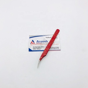 Pince à épiler d'isolation de cils à poignée diamantée en acier inoxydable durable Extensions de cils à pointe pointue enduites de couleur rouge à paillettes d'or - Product Image 4