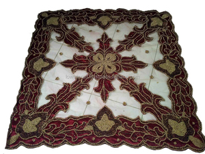 Nappe carrée générique 100x100 cm Couverture de table brodée pour repas, mariages et décoration intérieure - Product Image 4