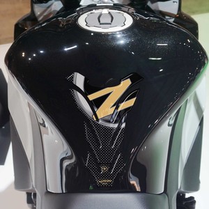 Adesivi 3D Dorati per Serbatoio Moto Kawasaki Z750 e Z1000, Compatibili con il Modello - Product Image 5