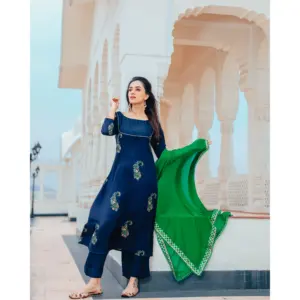 Conjunto de Traje de Algodón Azul Rey para Mujer - Product Image 3