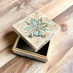 Caja de joyería con incrustaciones de hueso de inspiración tribal Diseño interior rústico y bohemio de Tradebyd - Product Image 2