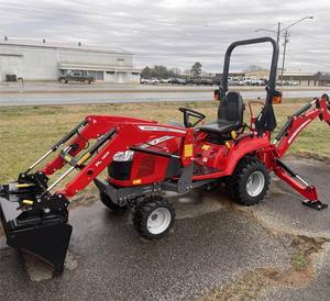 Tracteur agricole Massey Ferguson GC1723EB 2024 4x4 - Tracteur sous-compact avec pelle arrière et pompe 22,5 CV pour une utilisation agricole polyvalente - Product Image 1