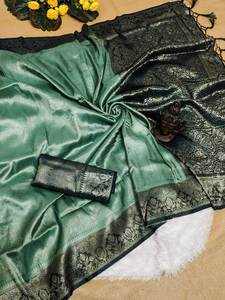 Sari Pre-Drapeado de Diseño Tradicional con Blusa, Inspirado en Celebridades, de Seda Suave, con Hermoso y Rico Trabajo en el Pallu, de 6.3 Metros de Largo - Product Image 4